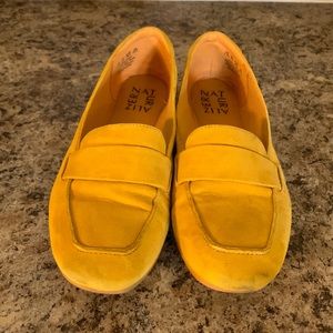 Naturalizer suede loafers size 6.5